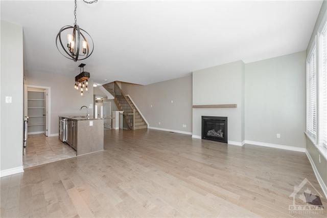 942 Geographe Terrace, Townhouse with 3 bedrooms, 3 bathrooms and 3 parking in Ottawa ON | Image 10