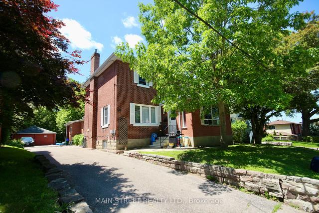 88 Spruce St, House detached with 9 bedrooms, 6 bathrooms and 5 parking in Aurora ON | Image 1