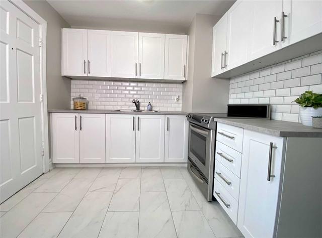 3312 Bathurst St, House attached with 2 bedrooms, 1 bathrooms and 2.5 parking in Toronto ON | Image 6
