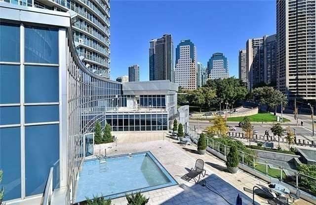 1012 - 208 Queens Quay W, Condo with 2 bedrooms, 2 bathrooms and 1 parking in Toronto ON | Image 6