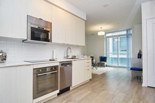 309 - 101 Erskine Ave, Condo with 2 bedrooms, 2 bathrooms and 1 parking in Toronto ON | Image 2