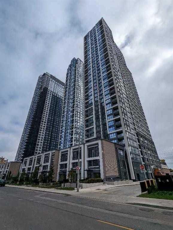 3333 - 5 Mabelle Ave, Condo with 2 bedrooms, 2 bathrooms and 1 parking in Toronto ON | Image 1