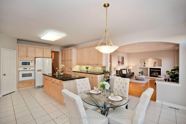 18 Houndsbrook Cres, House detached with 5 bedrooms, 4 bathrooms and 6 parking in Markham ON | Image 10