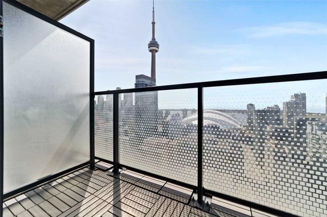 3802 - 115 Blue Jays Way, Condo with 3 bedrooms, 2 bathrooms and 1 parking in Toronto ON | Image 2