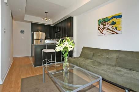 th 17 - 88 Carr St, Townhouse with 2 bedrooms, 2 bathrooms and 1 parking in Toronto ON | Image 3