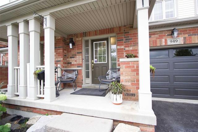 949 Fetchison Dr, House attached with 3 bedrooms, 3 bathrooms and 3 parking in Oshawa ON | Image 22