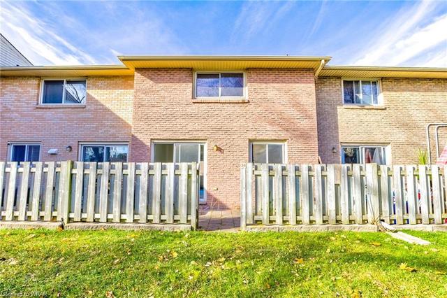 34 - 293 Fairway Road N, House attached with 3 bedrooms, 1 bathrooms and 1 parking in Kitchener ON | Image 31