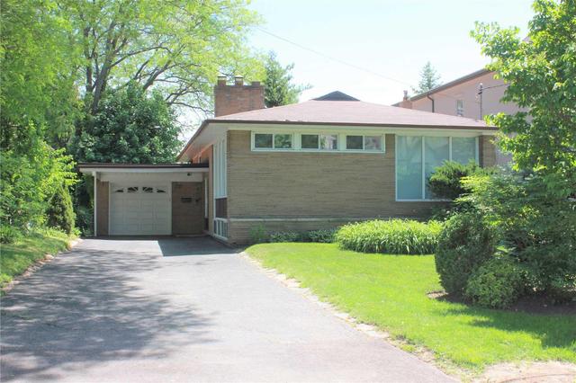 233 Betty Ann Dr, House detached with 3 bedrooms, 2 bathrooms and 4 parking in Toronto ON | Image 1