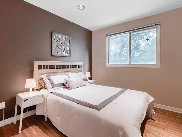 upper - 28 Lesgay Cres, House detached with 3 bedrooms, 1 bathrooms and 4 parking in Toronto ON | Image 10