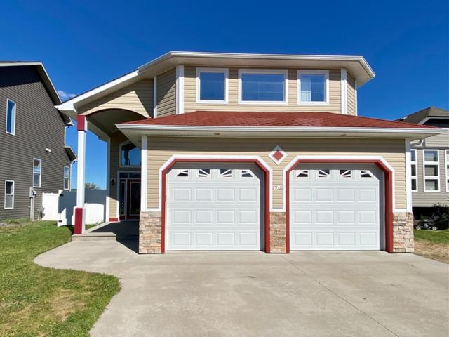 51 Wellwood Drive, House detached with 5 bedrooms, 3 bathrooms and 5 parking in Whitecourt AB | Image 1