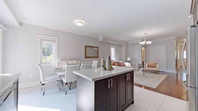 47a Donside Dr, House detached with 4 bedrooms, 5 bathrooms and 3 parking in Toronto ON | Image 2