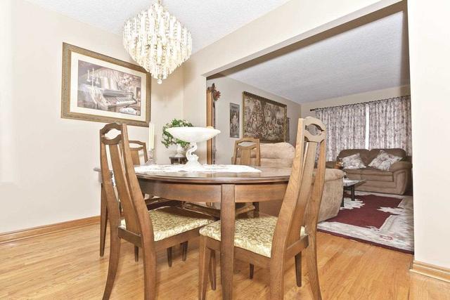 93 John Lindsay Crt, House semidetached with 3 bedrooms, 2 bathrooms and 5 parking in Toronto ON | Image 5