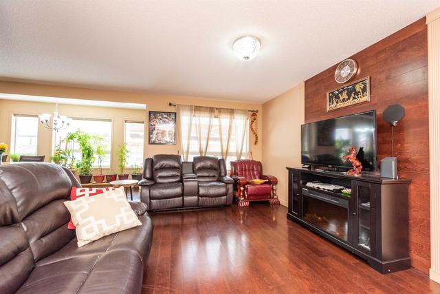 315 Bridleridge Way Sw, House detached with 3 bedrooms, 2 bathrooms and 4 parking in Calgary AB | Image 5