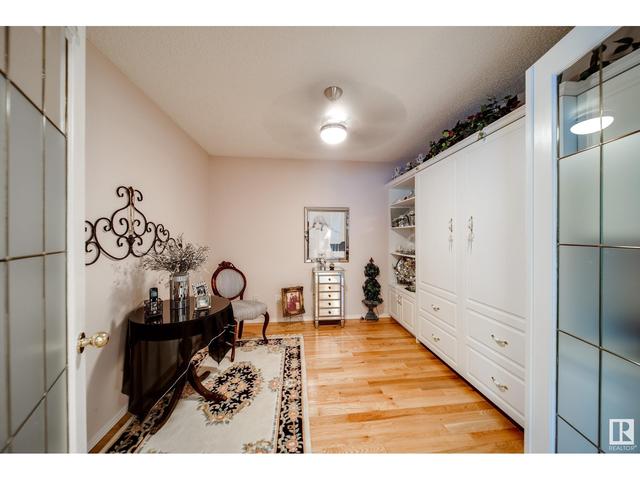 11 - 9731 174 St Nw, House semidetached with 3 bedrooms, 2 bathrooms and 4 parking in Edmonton AB | Image 2