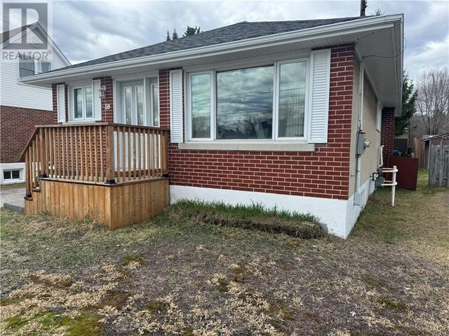 59 Second Avenue, House detached with 3 bedrooms, 1 bathrooms and null parking in Greater Sudbury ON | Image 1