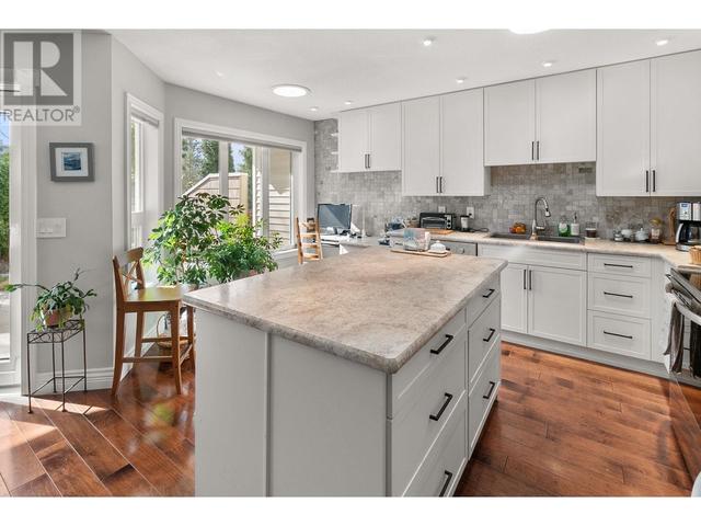 402 - 4004 Bluebird Road, House attached with 2 bedrooms, 2 bathrooms and 1 parking in Kelowna BC | Image 11