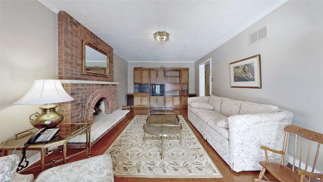 2 Empringham Cres, House detached with 4 bedrooms, 3 bathrooms and 4 parking in Markham ON | Image 2