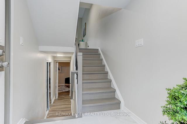 89 Song Meadoway, Townhouse with 3 bedrooms, 2 bathrooms and 2 parking in Toronto ON | Image 12
