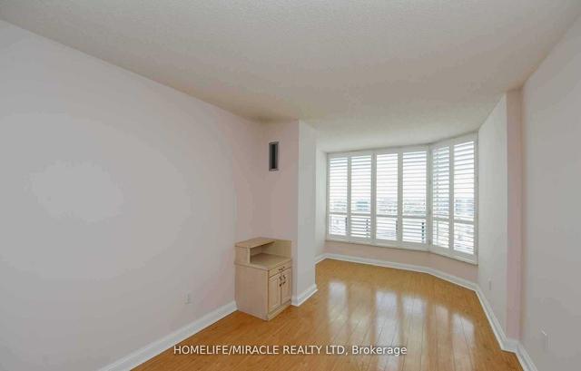 1810 - 24 Hanover Rd, Condo with 3 bedrooms, 2 bathrooms and 2 parking in Brampton ON | Image 2