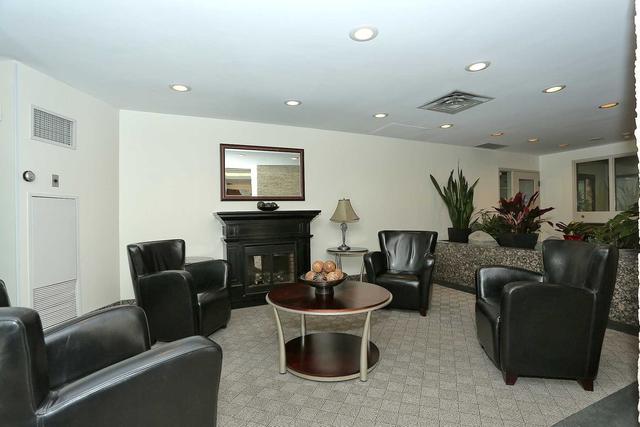 724 - 7805 Bayview Ave, Condo with 2 bedrooms, 2 bathrooms and 1 parking in Markham ON | Image 11