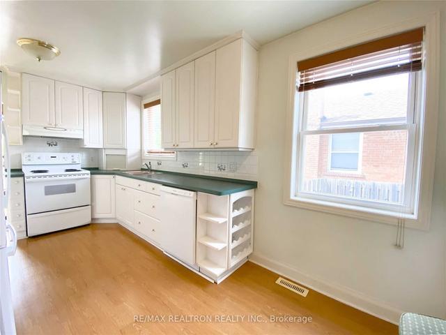 233 Hallmark Ave, House detached with 3 bedrooms, 2 bathrooms and 2 parking in Toronto ON | Image 21