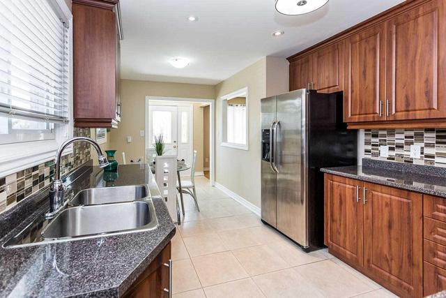 25 Glenmore Cres, House semidetached with 3 bedrooms, 3 bathrooms and 4 parking in Brampton ON | Image 7