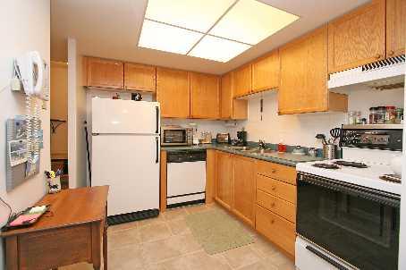 405 - 1093 Kingston Rd, Condo with 1 bedrooms, 1 bathrooms and 1 parking in Toronto ON | Image 4