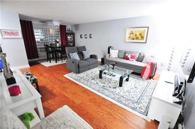 87 - 140 Ling Rd, Townhouse with 3 bedrooms, 2 bathrooms and 1 parking in Toronto ON | Image 4