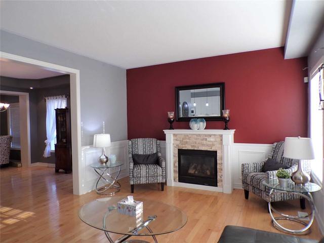 1722 Badgley Dr, House detached with 4 bedrooms, 4 bathrooms and 4 parking in Oshawa ON | Image 3