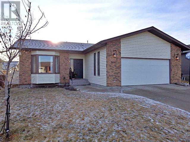 6007 51 Avenue, House detached with 5 bedrooms, 3 bathrooms and 2 parking in Vermilion AB | Image 1