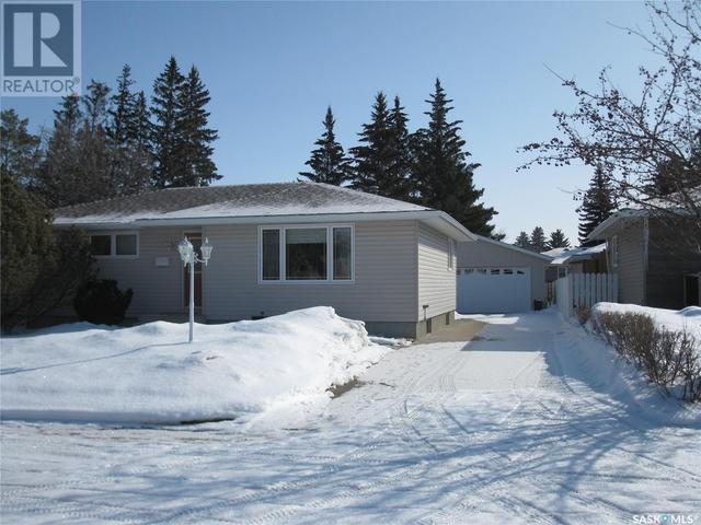 1311 Queen Crescent, Moose Jaw, SK, S6H3G5 | Card Image