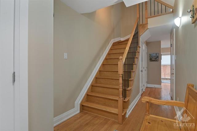 1133 Rockingham Avenue, Townhouse with 2 bedrooms, 3 bathrooms and 2 parking in Ottawa ON | Image 3