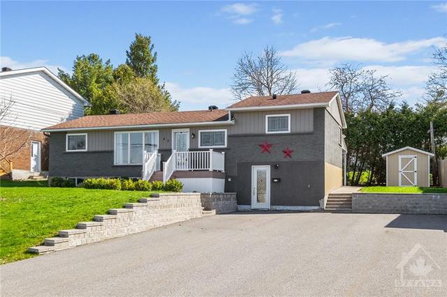 47 Tauvette Street, House detached with 4 bedrooms, 3 bathrooms and 8 parking in Ottawa ON | Image 1