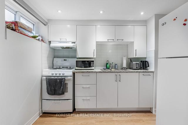 691 Ossington Ave, House detached with 3 bedrooms, 3 bathrooms and 1 parking in Toronto ON | Image 27