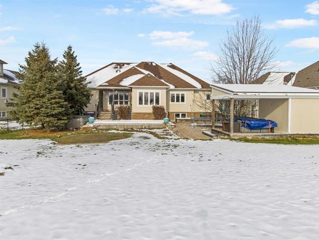 61 Maple Dr, House detached with 3 bedrooms, 3 bathrooms and 12 parking in Wasaga Beach ON | Image 25