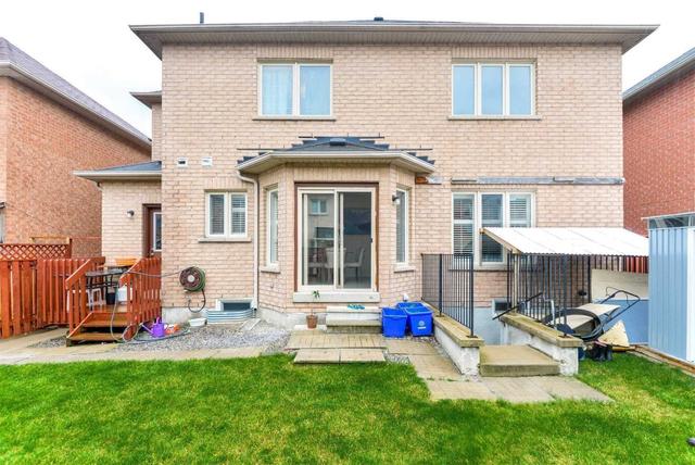 11 Citronella Lane, House detached with 4 bedrooms, 3 bathrooms and 4 parking in Brampton ON | Image 11
