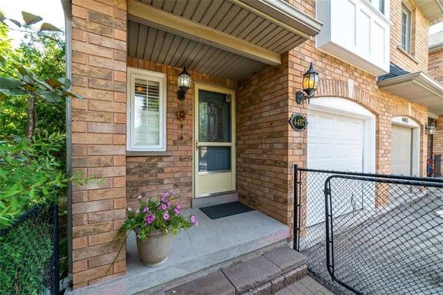 4487 Victory Crt, House attached with 3 bedrooms, 4 bathrooms and 3 parking in Burlington ON | Image 1