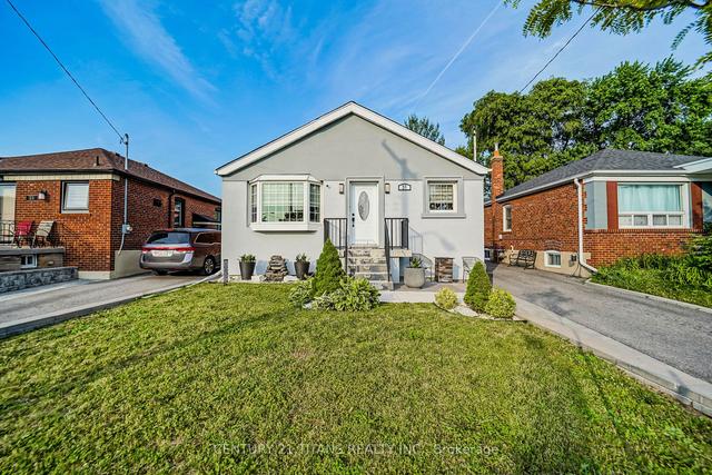 31 Lilian Dr, House detached with 3 bedrooms, 2 bathrooms and 6 parking in Toronto ON | Image 12