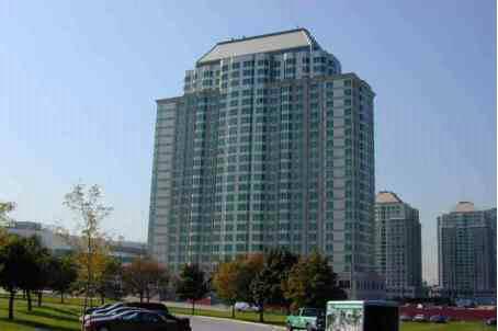 2111 - 11 Lee Centre Dr, Condo with 2 bedrooms, 2 bathrooms and 1 parking in Toronto ON | Image 1