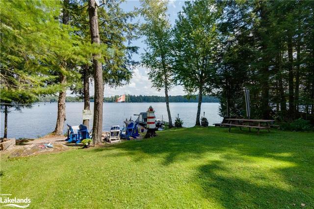 1181 Lakeshore Drive N, House detached with 4 bedrooms, 1 bathrooms and 5 parking in Bracebridge ON | Image 3