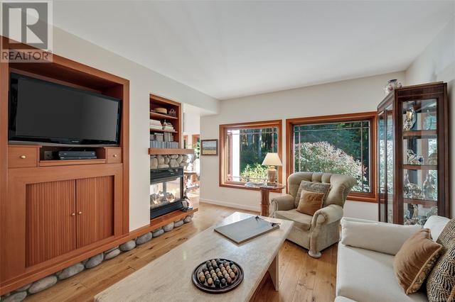1173 Garden Gate Dr, House detached with 4 bedrooms, 4 bathrooms and 6 parking in Central Saanich BC | Image 18