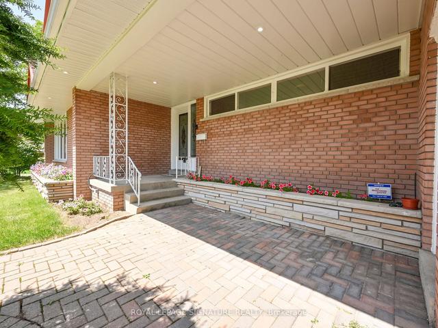 20 Ravensbourne Cres, House detached with 3 bedrooms, 4 bathrooms and 6 parking in Toronto ON | Image 34