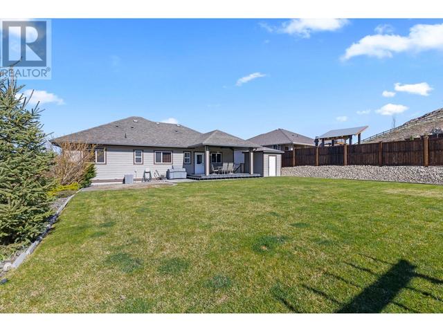 808 Kuipers Crescent, House detached with 4 bedrooms, 3 bathrooms and 2 parking in Kelowna BC | Image 4