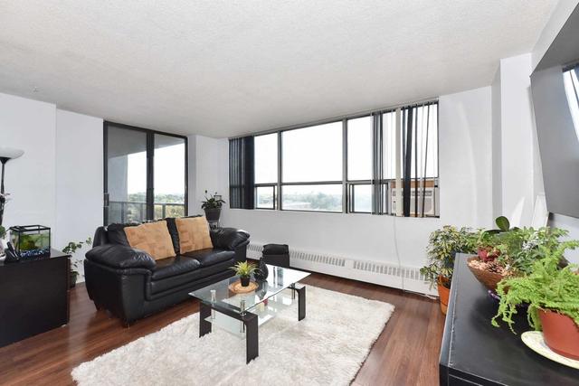 1106 - 45 Sunrise Ave, Condo with 2 bedrooms, 1 bathrooms and 1 parking in Toronto ON | Image 6