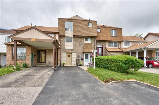 27 Fanshawe Dr, House attached with 3 bedrooms, 2 bathrooms and 4 parking in Brampton ON | Image 3