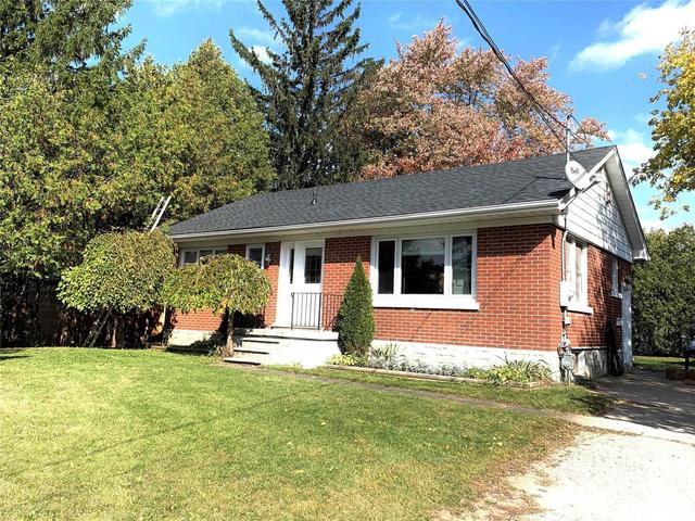 33 Daniel Ave, House detached with 2 bedrooms, 2 bathrooms and 5 parking in Kitchener ON | Image 18