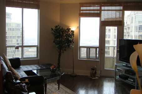 tph9 - 25 Kingsbridge Garden Circ, Condo with 2 bedrooms, 2 bathrooms and 2 parking in Mississauga ON | Image 1