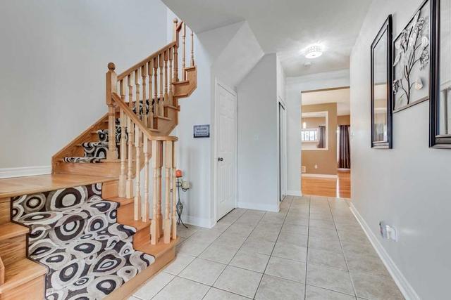 70 Pappain Cres, House detached with 4 bedrooms, 3 bathrooms and 6 parking in Brampton ON | Image 6