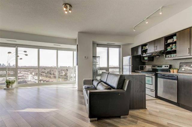 Lph 19 - 35 Brian Peck Cres, Condo with 2 bedrooms, 2 bathrooms and 1 parking in Toronto ON | Image 9
