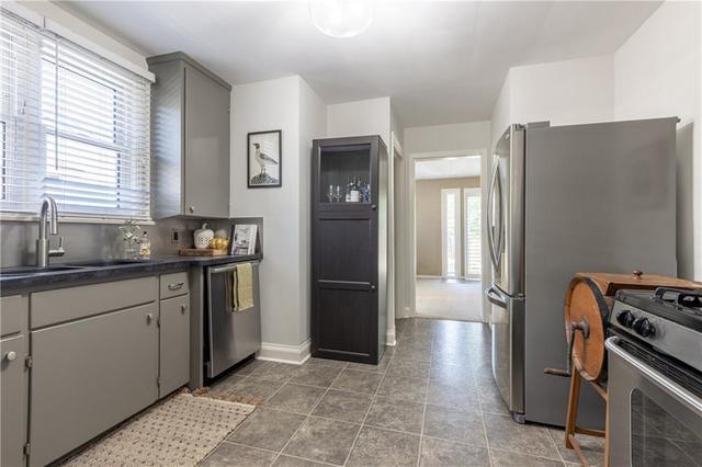 137 Highland Avenue, House detached with 2 bedrooms, 1 bathrooms and 4 parking in St. Catharines ON | Image 12